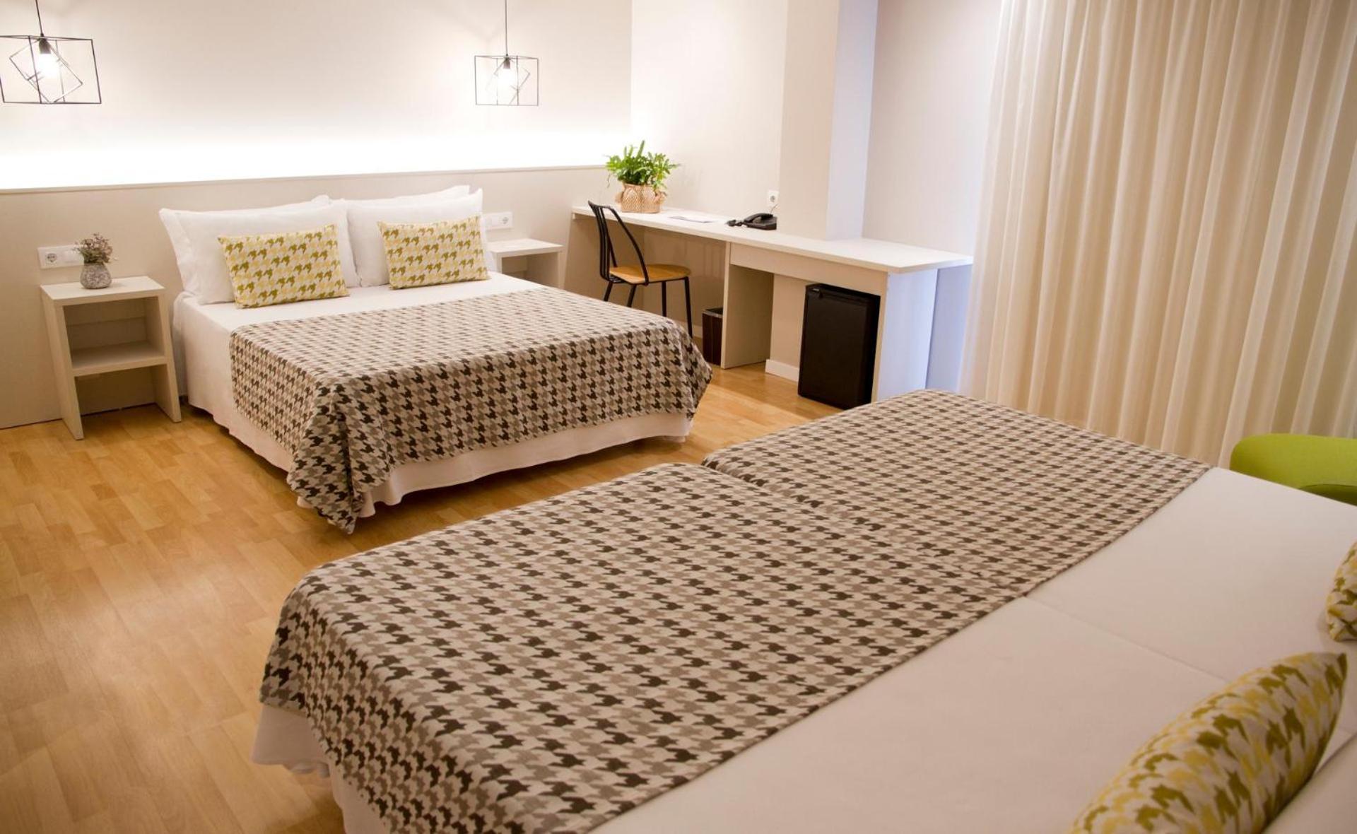 Hotel ALEGRIA Plaza Paris 4*Sup Lloret de Mar Exterior foto